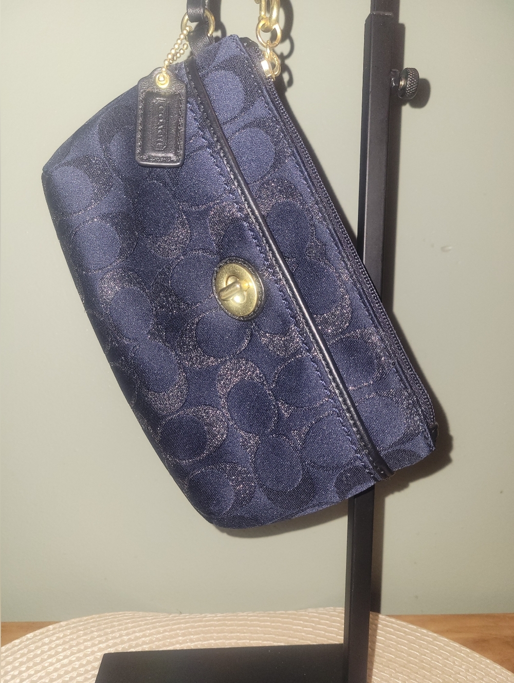 LOW START Coach Navy Signature Jacquard Turn-Lock Wristlet